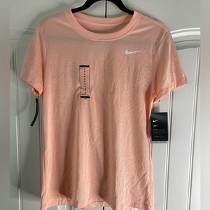 The Nike Tee Size M